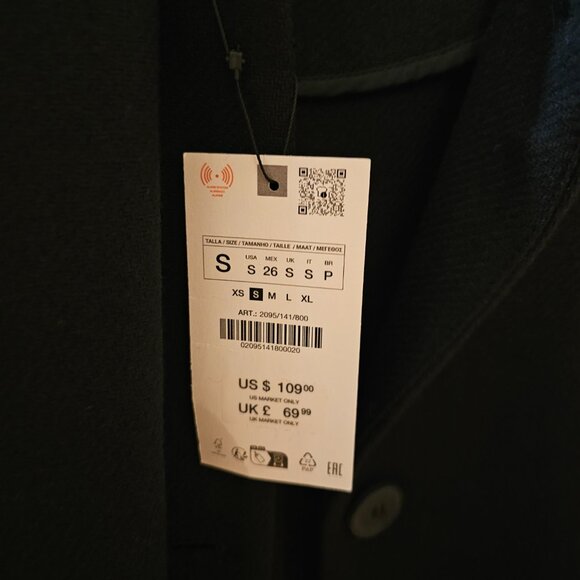 Zara Jacket w/ detachable scarf - Picture 3 of 4